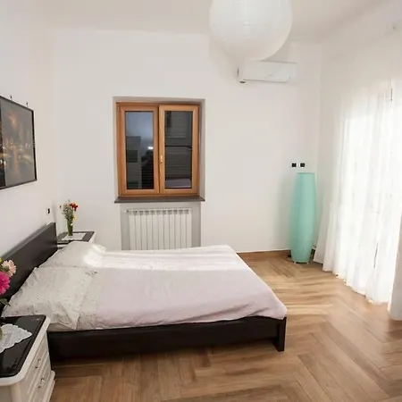Apartment Terra Home-before Request What2app 0039-3773-001-883 For Reservation